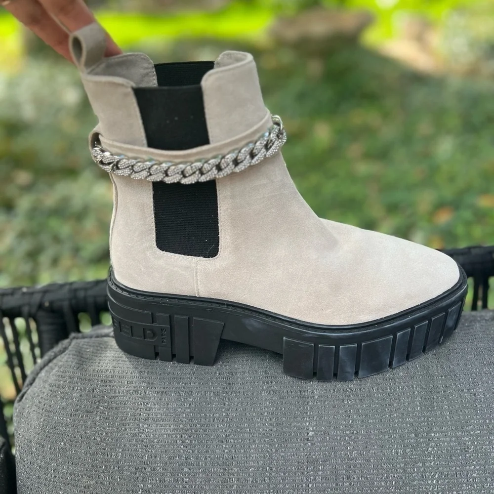 KARL LAGERFELD PARIS Riza Chain Platform Chelsea Boots